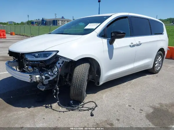 2C4RC1FGXRR124465 2024 CHRYSLER PACIFICA - Image 2