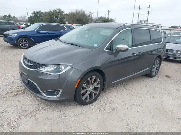 2C4RC1GG0HR525939 2017 CHRYSLER PACIFICA - Image 2