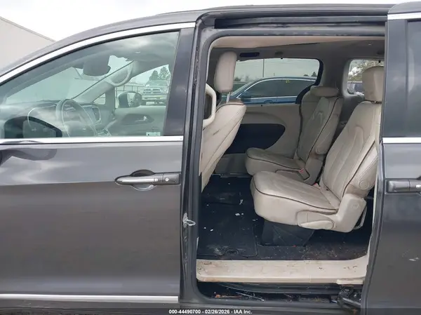2C4RC1GG0HR525939 2017 CHRYSLER PACIFICA - Image 8