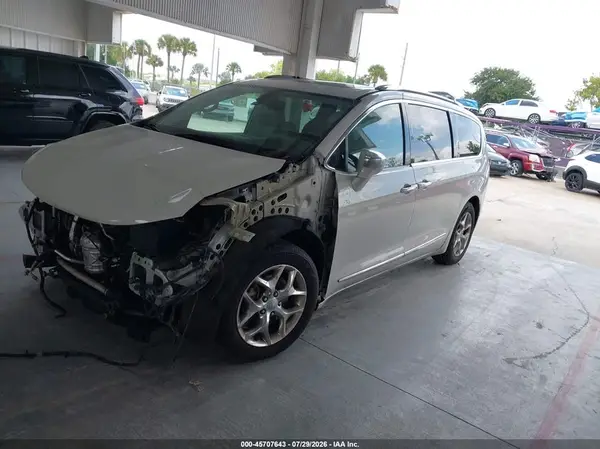 2C4RC1GG0HR592539 2017 CHRYSLER PACIFICA - Image 2
