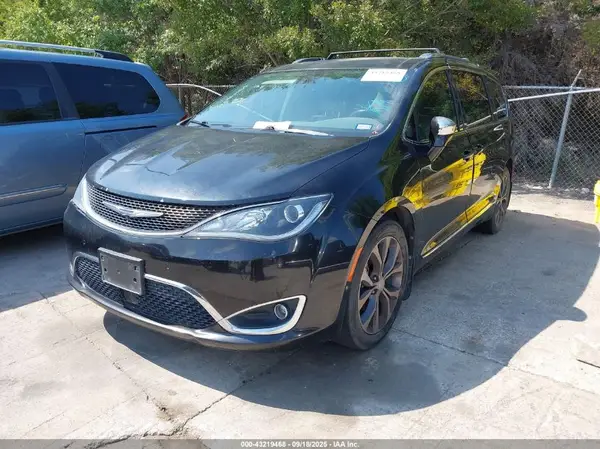 2C4RC1GG0HR602860 2017 CHRYSLER PACIFICA - Image 2