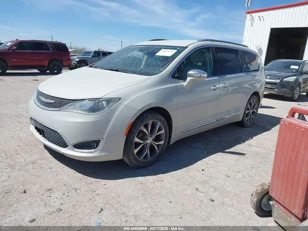 2C4RC1GG0HR620565 2017 CHRYSLER PACIFICA - Image 2