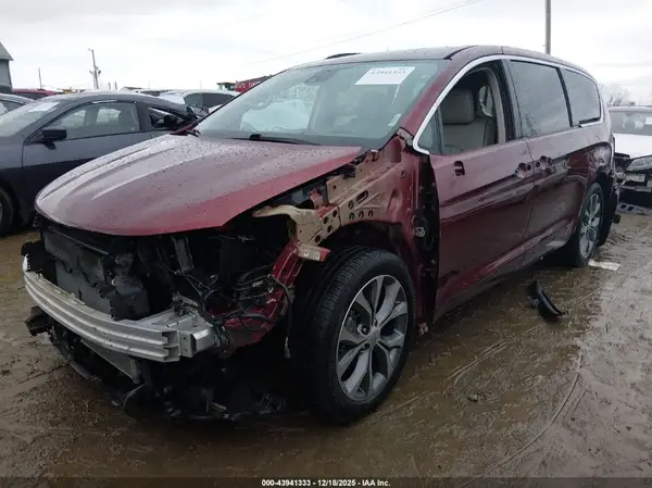 2C4RC1GG0HR647507 2017 CHRYSLER PACIFICA - Image 2