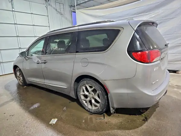 2C4RC1GG0HR758249 2017 CHRYSLER PACIFICA - Image 2