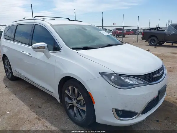 2C4RC1GG0JR105796 2018 CHRYSLER PACIFICA - Image 1