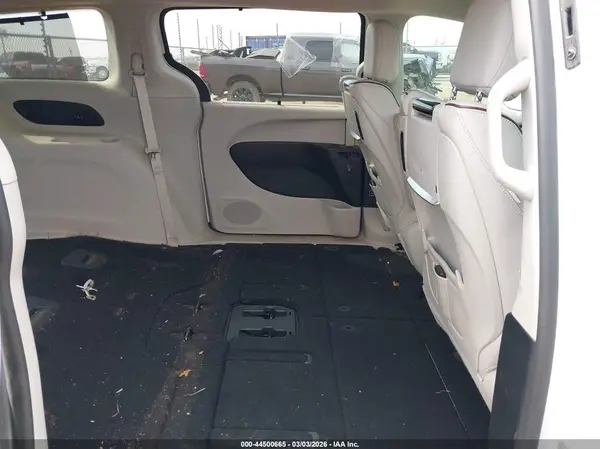 2C4RC1GG0JR105796 2018 CHRYSLER PACIFICA - Image 8