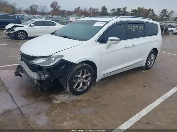 2C4RC1GG0JR141326 2018 CHRYSLER PACIFICA - Image 2