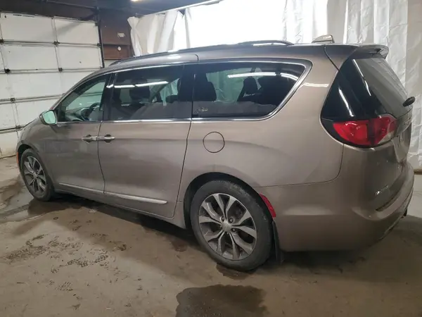 2C4RC1GG0JR167442 2018 CHRYSLER PACIFICA - Image 2