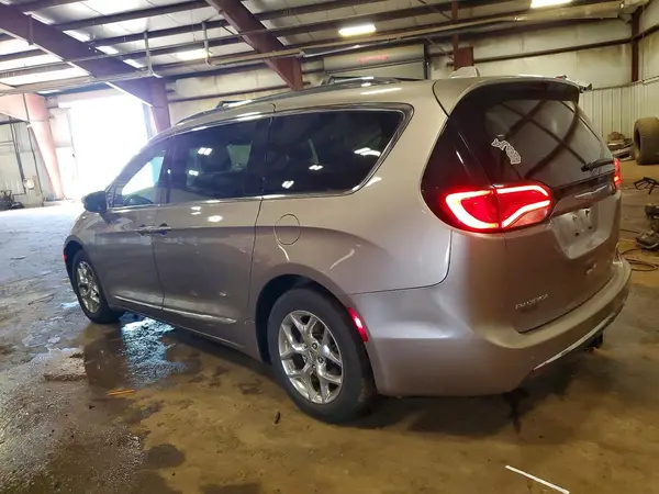 2C4RC1GG0JR169319 2018 CHRYSLER PACIFICA - Image 2