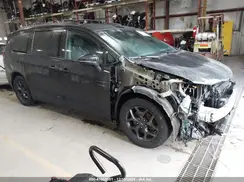 2C4RC1GG0JR172821 2018 CHRYSLER PACIFICA