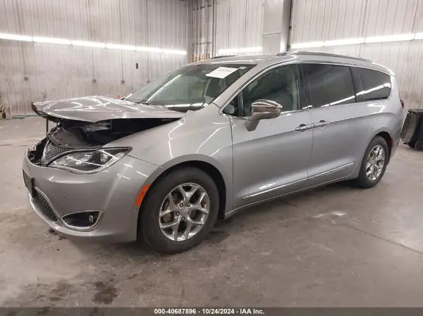 2C4RC1GG0JR226375 2018 CHRYSLER PACIFICA - Image 2