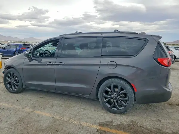 2C4RC1GG0JR259893 2018 CHRYSLER PACIFICA - Image 2