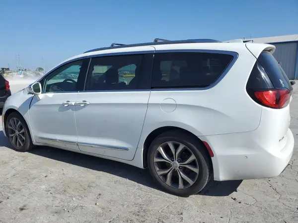 2C4RC1GG0JR259957 2018 CHRYSLER PACIFICA - Image 2