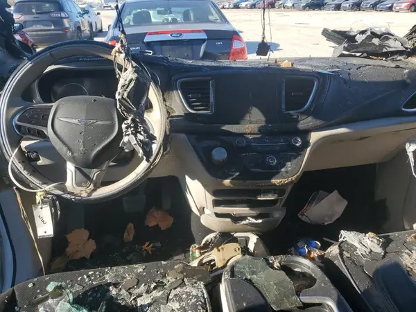 2C4RC1GG0JR268898 2018 CHRYSLER PACIFICA - Image 8