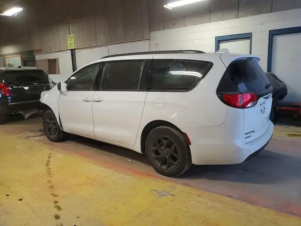 2C4RC1GG0KR588031 2019 CHRYSLER PACIFICA - Image 2