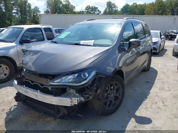 2C4RC1GG0KR610478 2019 CHRYSLER PACIFICA - Image 2