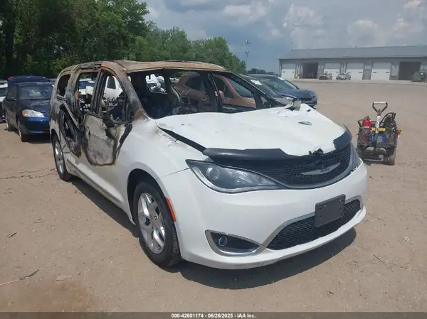 2C4RC1GG0LR185278 2020 CHRYSLER PACIFICA - Image 1