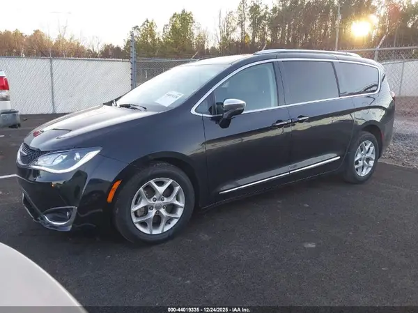 2C4RC1GG0LR284893 2020 CHRYSLER PACIFICA - Image 2