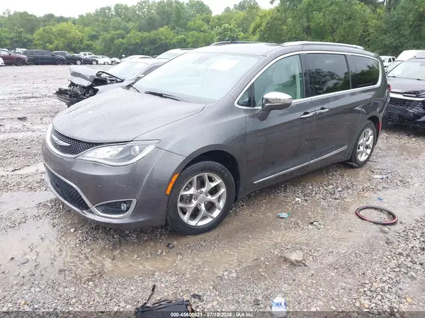 2C4RC1GG1HR528543 2017 CHRYSLER PACIFICA - Image 2