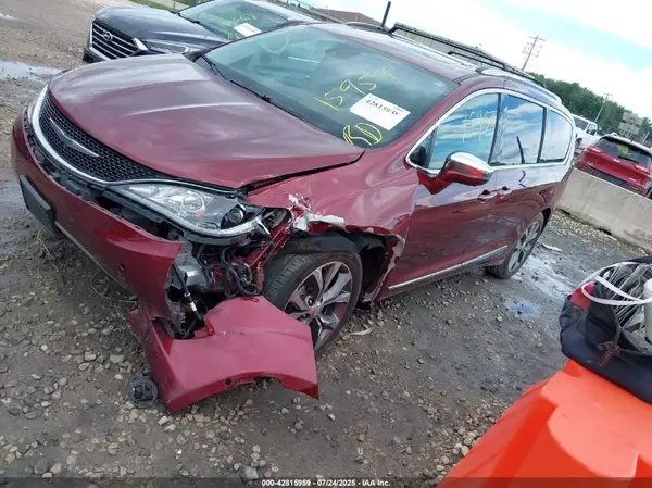 2C4RC1GG1HR602947 2017 CHRYSLER PACIFICA - Image 2