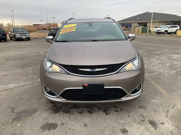 2C4RC1GG1HR608781 2017 CHRYSLER PACIFICA - Image 2