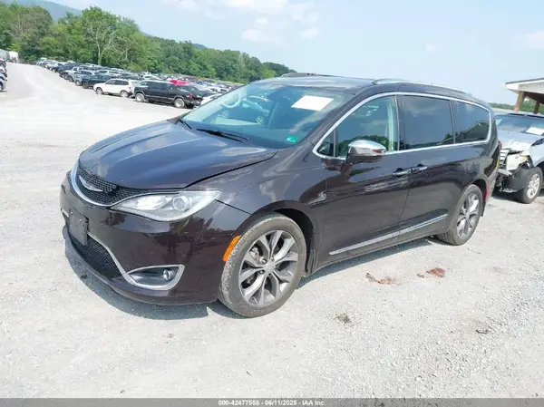 2C4RC1GG1HR635818 2017 CHRYSLER PACIFICA - Image 2