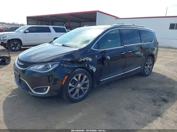 2C4RC1GG1HR727396 2017 CHRYSLER PACIFICA - Image 2