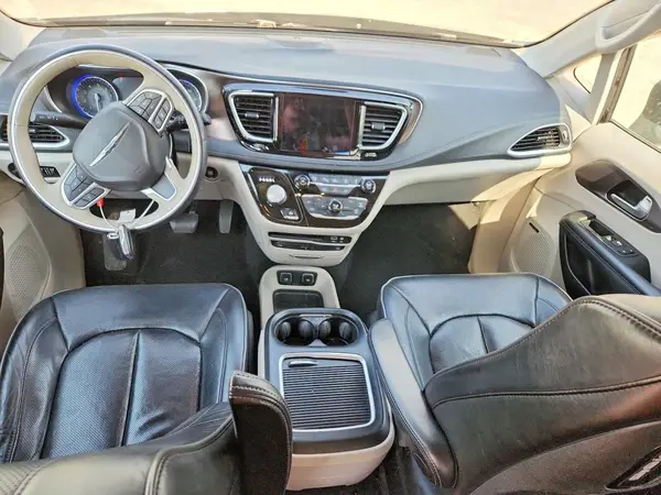 2C4RC1GG1HR748071 2017 CHRYSLER PACIFICA - Image 8