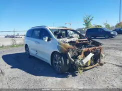 2C4RC1GG1HR748913 2017 CHRYSLER PACIFICA