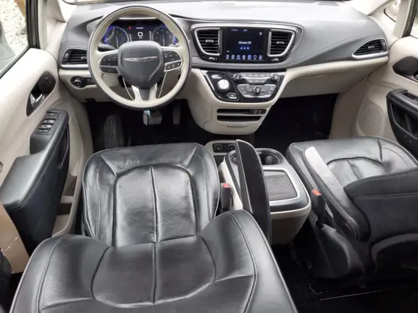 2C4RC1GG1HR812643 2017 CHRYSLER PACIFICA - Image 8
