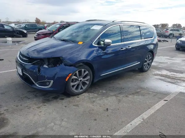 2C4RC1GG1HR817440 2017 CHRYSLER PACIFICA - Image 2