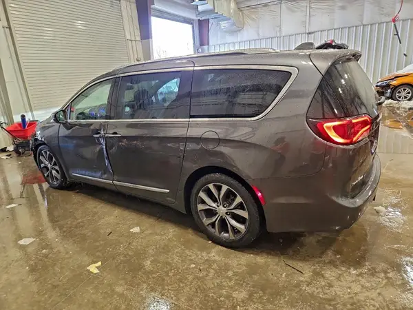 2C4RC1GG1JR102874 2018 CHRYSLER PACIFICA - Image 2