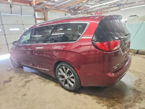 2C4RC1GG1JR105855 2018 CHRYSLER PACIFICA - Image 2