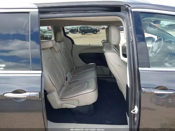 2C4RC1GG1JR105869 2018 CHRYSLER PACIFICA - Image 8