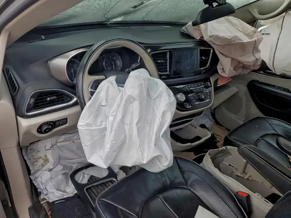 2C4RC1GG1JR121442 2018 CHRYSLER PACIFICA - Image 8