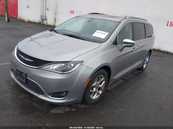 2C4RC1GG1JR185741 2018 CHRYSLER PACIFICA - Image 2
