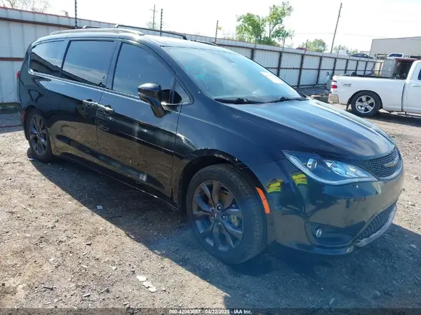 2C4RC1GG1JR193516 2018 CHRYSLER PACIFICA - Image 1