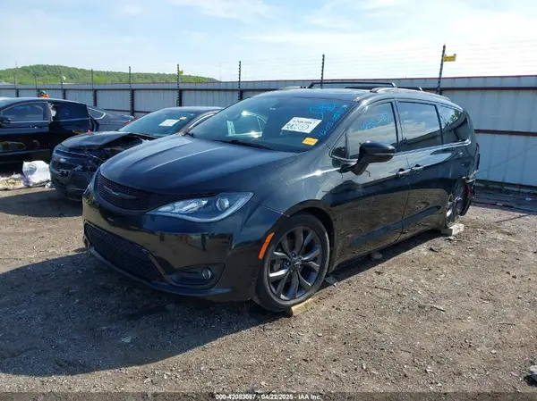 2C4RC1GG1JR193516 2018 CHRYSLER PACIFICA - Image 2