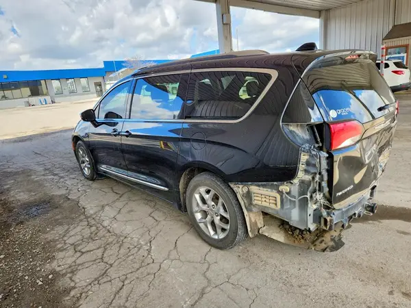 2C4RC1GG1JR226319 2018 CHRYSLER PACIFICA - Image 2