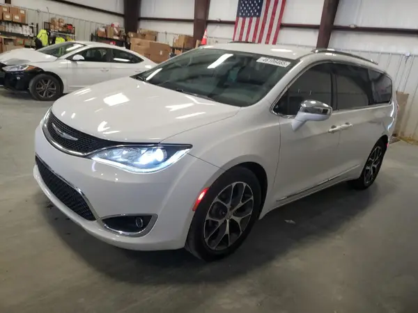 2C4RC1GG1JR245811 2018 CHRYSLER PACIFICA - Image 1