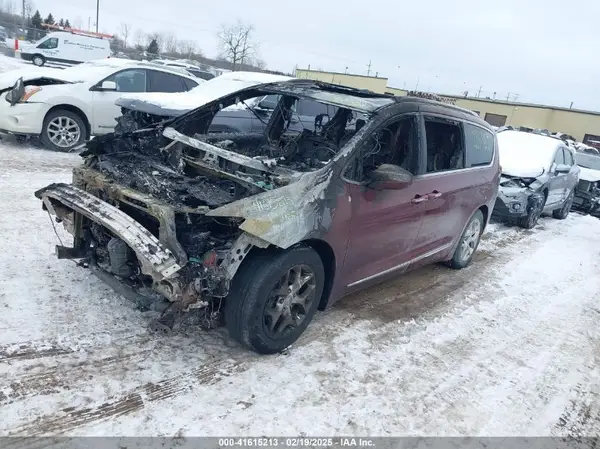 2C4RC1GG1JR245923 2018 CHRYSLER PACIFICA - Image 2