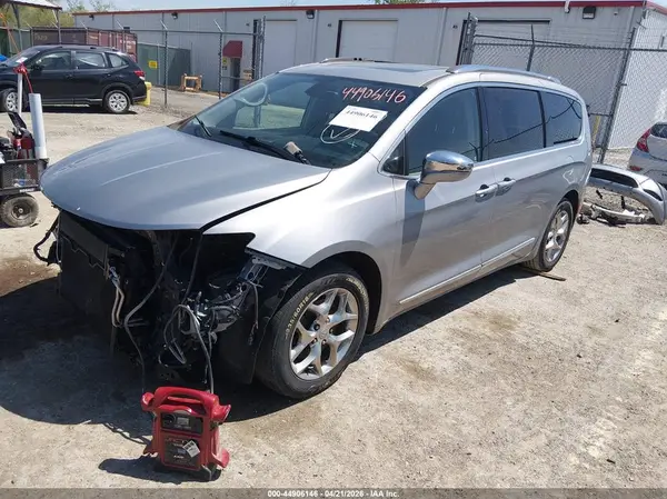 2C4RC1GG1JR251978 2018 CHRYSLER PACIFICA - Image 2