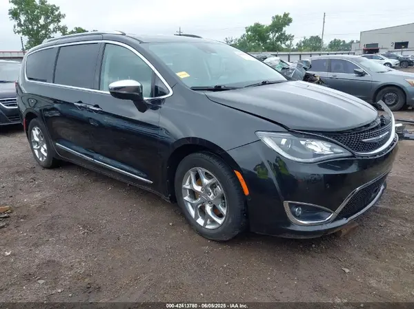 2C4RC1GG1JR257456 2018 CHRYSLER PACIFICA - Image 1
