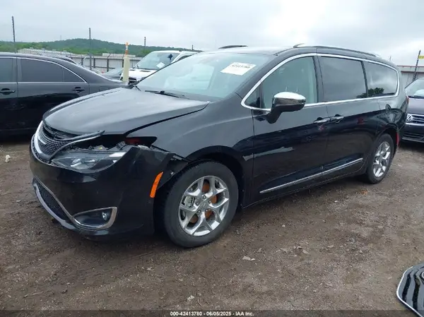 2C4RC1GG1JR257456 2018 CHRYSLER PACIFICA - Image 2