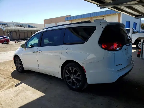 2C4RC1GG1JR356794 2018 CHRYSLER PACIFICA - Image 2
