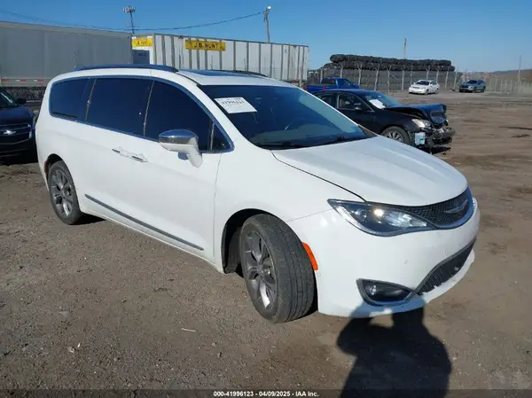 2C4RC1GG1KR550792 2019 CHRYSLER PACIFICA - Image 1