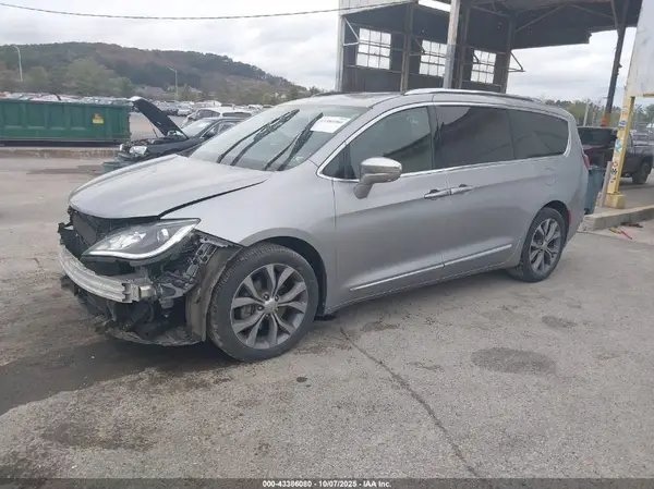 2C4RC1GG1KR569665 2019 CHRYSLER PACIFICA - Image 2