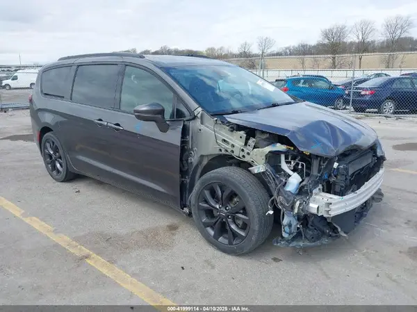 2C4RC1GG1KR575062 2019 CHRYSLER PACIFICA - Image 1