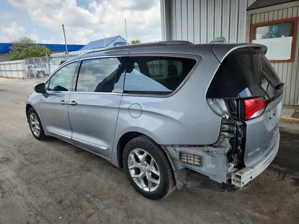 2C4RC1GG1KR610358 2019 CHRYSLER PACIFICA - Image 2