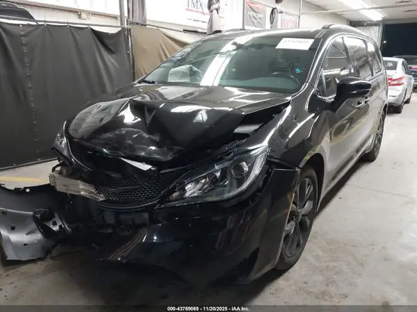 2C4RC1GG1KR715384 2019 CHRYSLER PACIFICA - Image 2